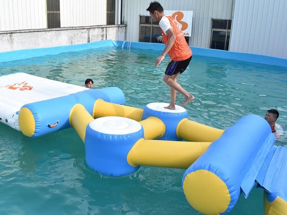 Parcours d'obstacles aquatiques extérieurs commerciaux Bouncia — New Frog Jump 01