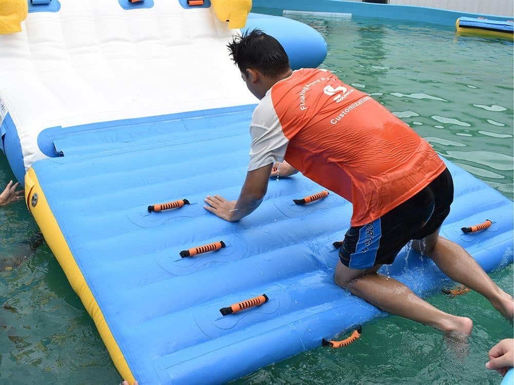 Jeu aquatique gonflable incontournable à vendre pour l'exploitation de parc aquatique – Ramp 01